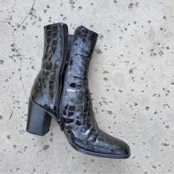 Charles David Black Vintage 90s Patent Leather Embossed Mid-calf Square Toe Heel - Picture 5 of 9